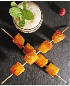 Brochettes d'ananas caramélisées